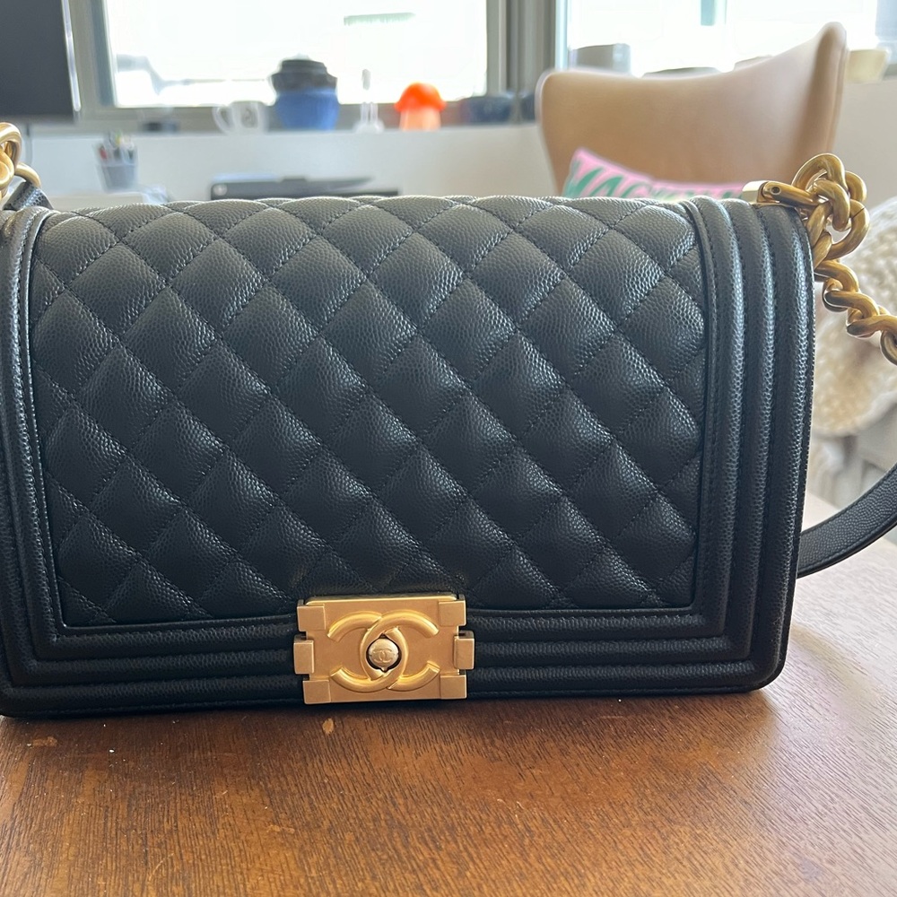 Chanel Medium Boy Bag Black Caviar Leather Gold Hardware - Picture 2 of 15